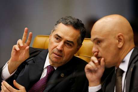 MAIS LENHA NA FOGUEIRA | Dez partidos de centro e esquerda divulgam manifesto contra impeachment de Alexandre de Moraes